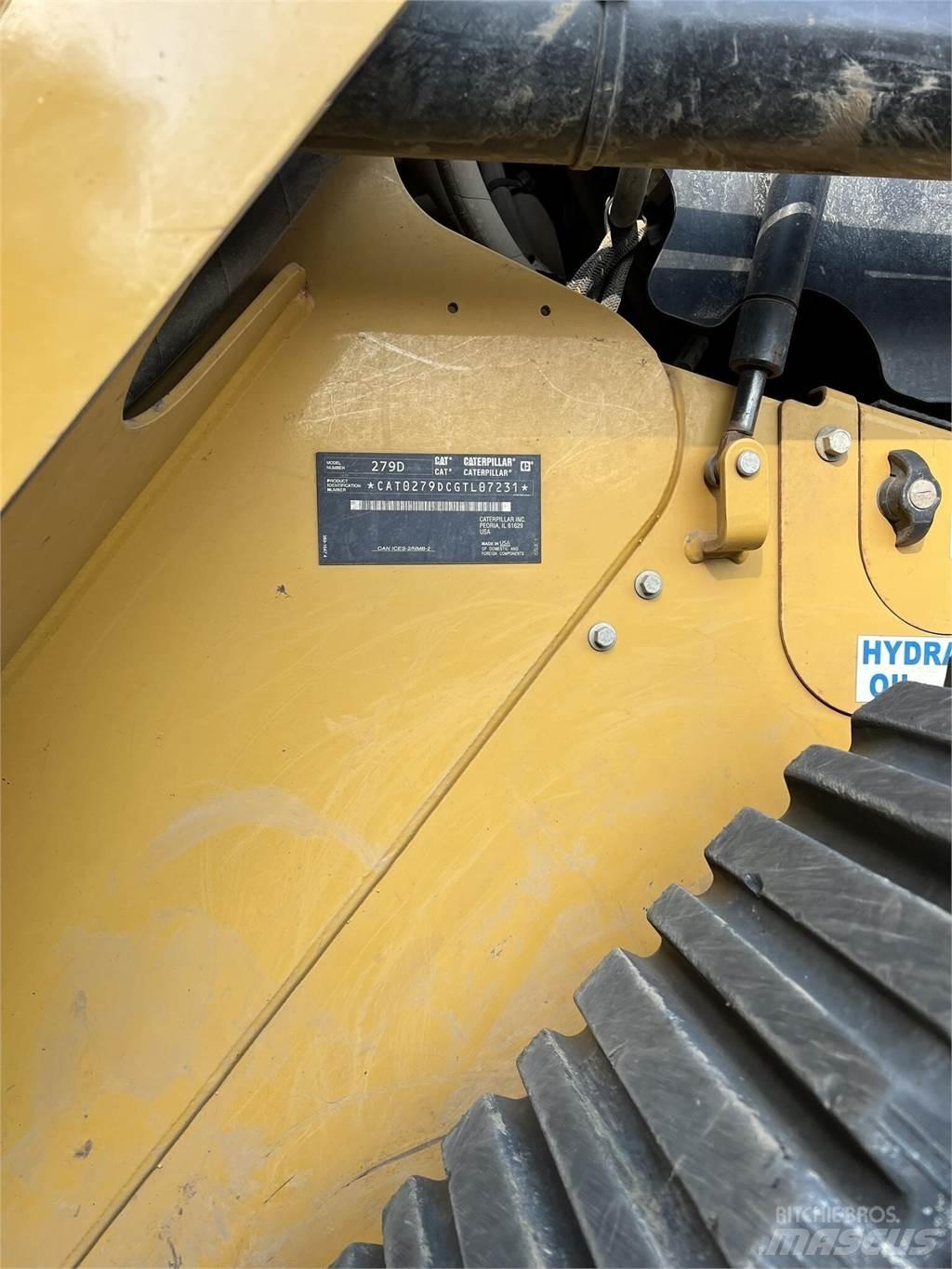CAT 279D Smykem řízené nakladače
