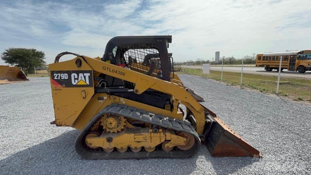 CAT 279D Smykem řízené nakladače
