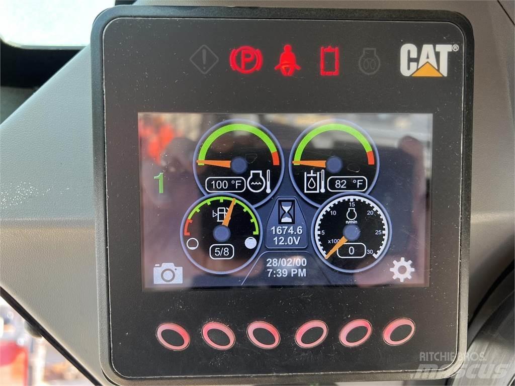 CAT 279D3 Smykem řízené nakladače