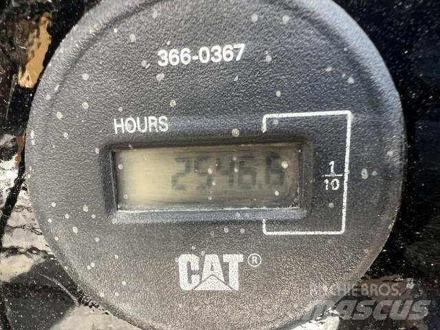 CAT 303.5E2 CR Mini rýpadla < 7t