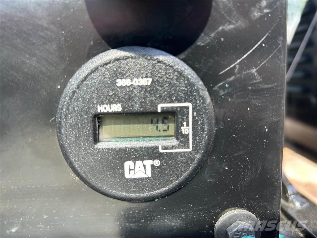 CAT 305.5 Mini rýpadla < 7t