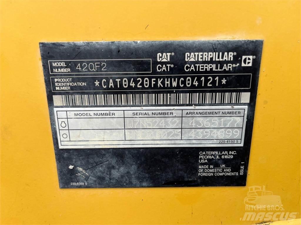 CAT 420F2 Rýpadlo-nakladače