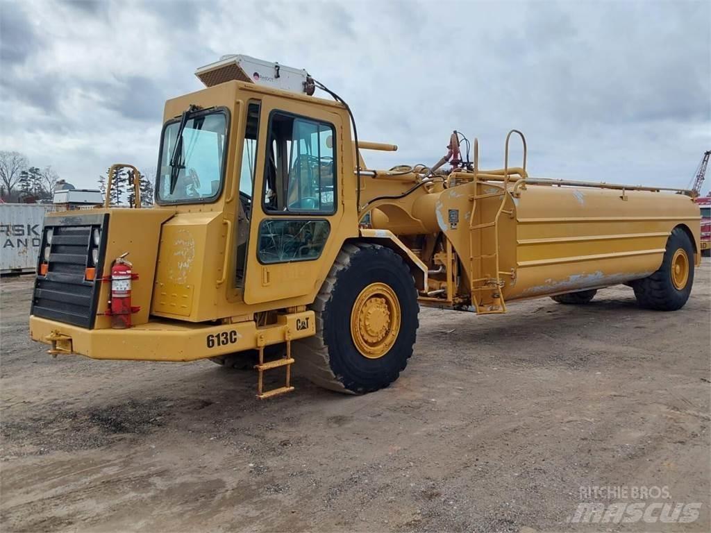 CAT 613C Cisternové přívěsy