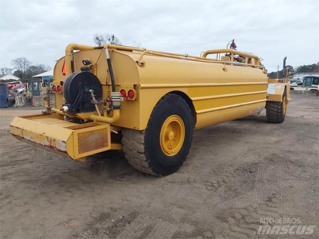 CAT 613C Cisternové přívěsy