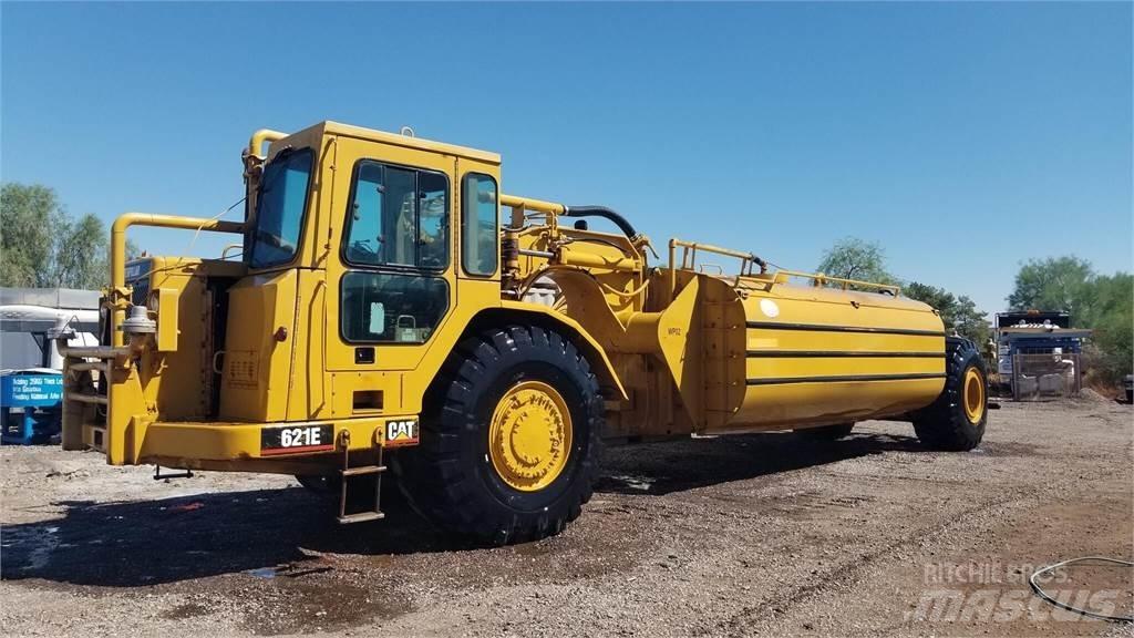 CAT 621E Cisternové přívěsy