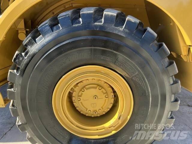 CAT 745 Kloubové dempry