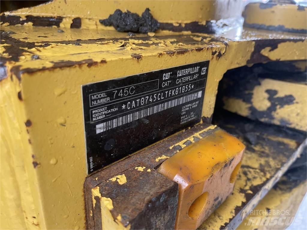CAT 745C Kloubové dempry
