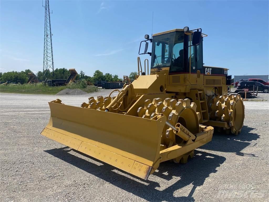 CAT 815F Skládkové kompaktory