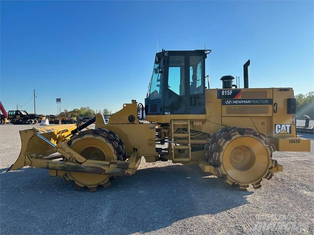 CAT 815F Skládkové kompaktory