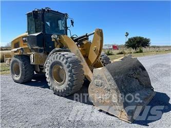 CAT 930M Kolové nakladače