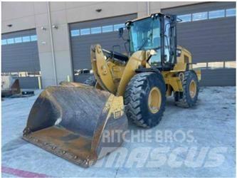 CAT 930M Kolové nakladače