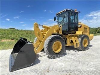 CAT 930M Kolové nakladače