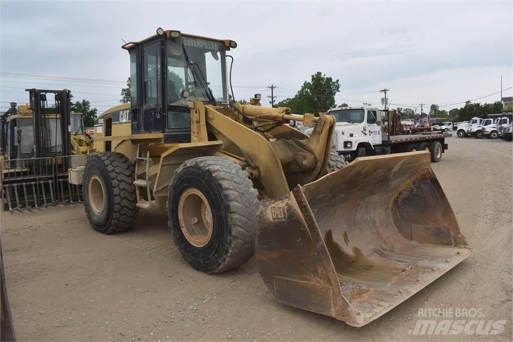 CAT 938G Kolové nakladače