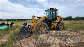 CAT 938M Kolové nakladače