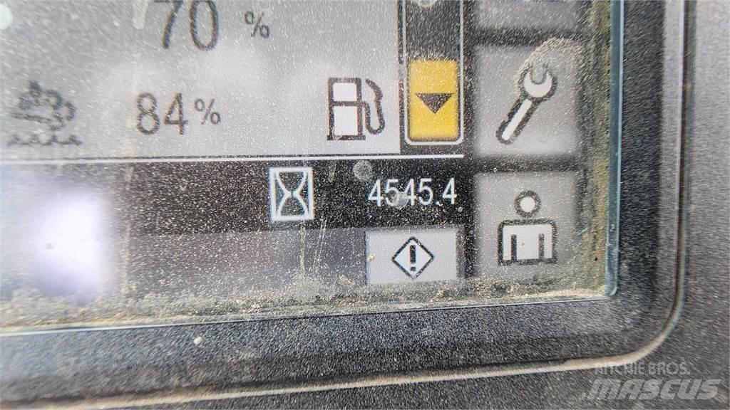 CAT 938M Kolové nakladače