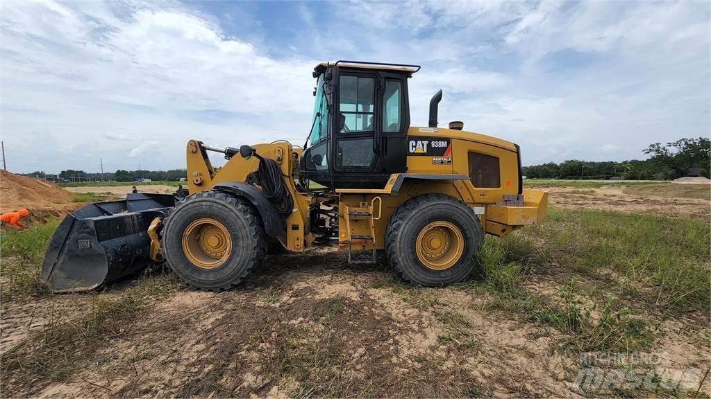 CAT 938M Kolové nakladače