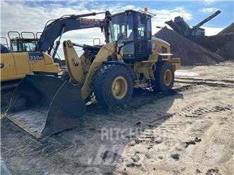 CAT 938M Kolové nakladače