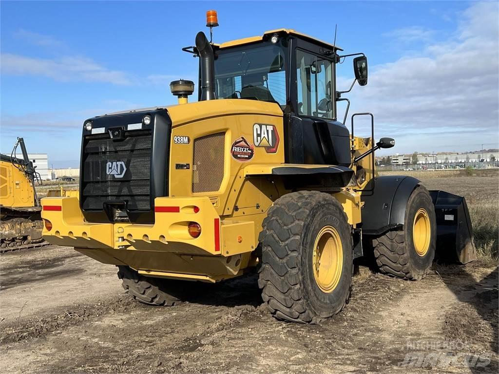 CAT 938M Kolové nakladače