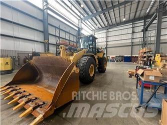 CAT 972M Kolové nakladače