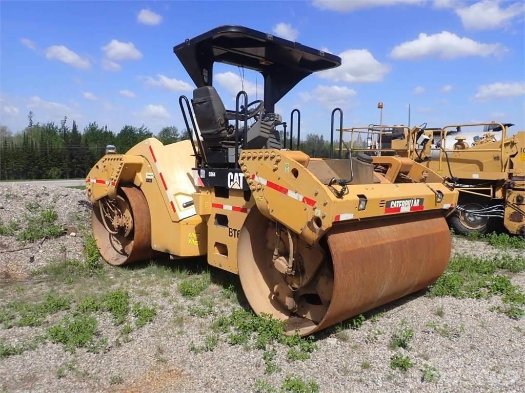 CAT CB64 Tandemové válce