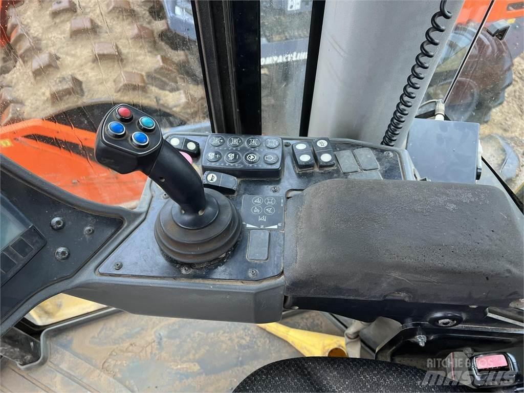 CAT CP56B Skládkové kompaktory