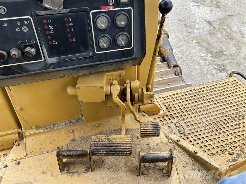 CAT D8N Pásové dozery