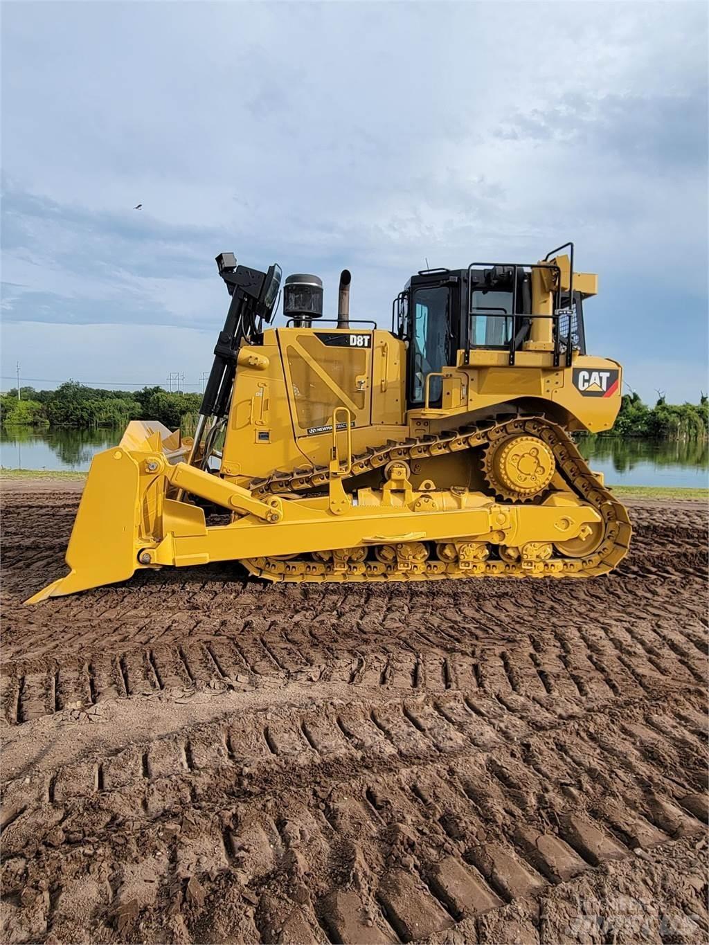 CAT D8T Pásové dozery