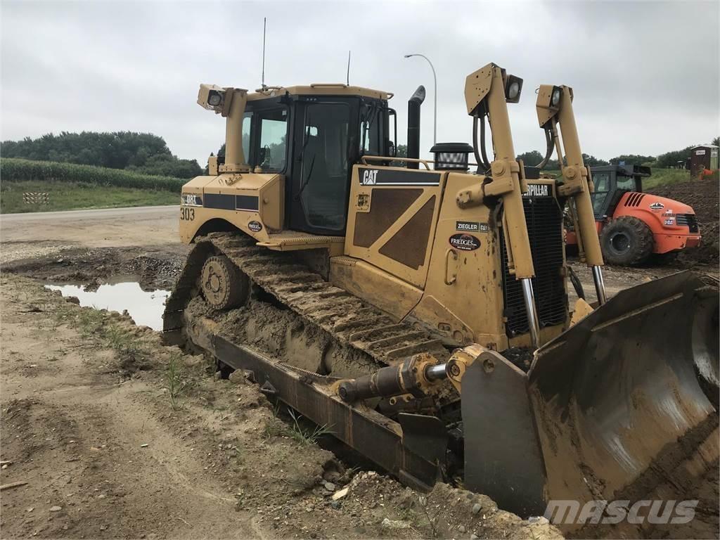 CAT D8T Pásové dozery