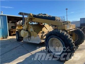CAT RM-300 Recyklátory asfaltu