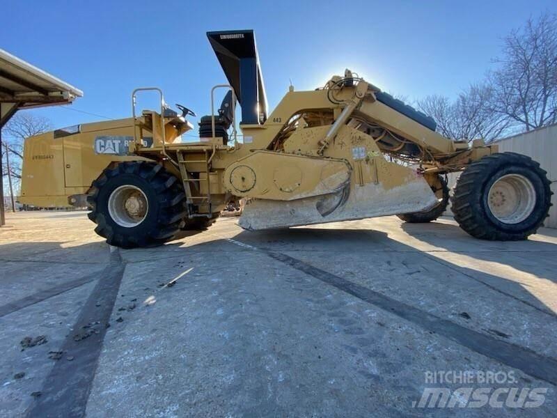 CAT RM-300 Recyklátory asfaltu
