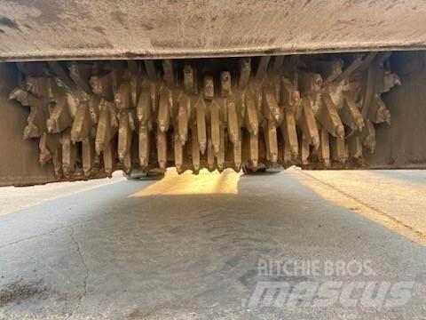 CAT RM-300 Recyklátory asfaltu