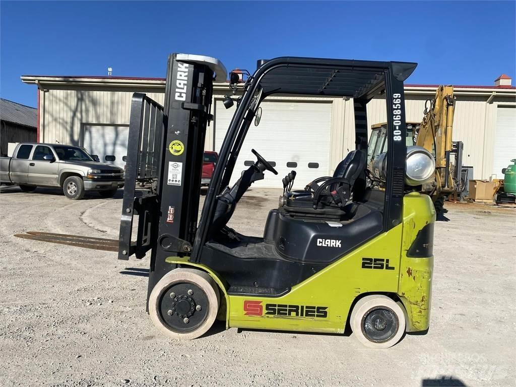 Clark S25CL Další