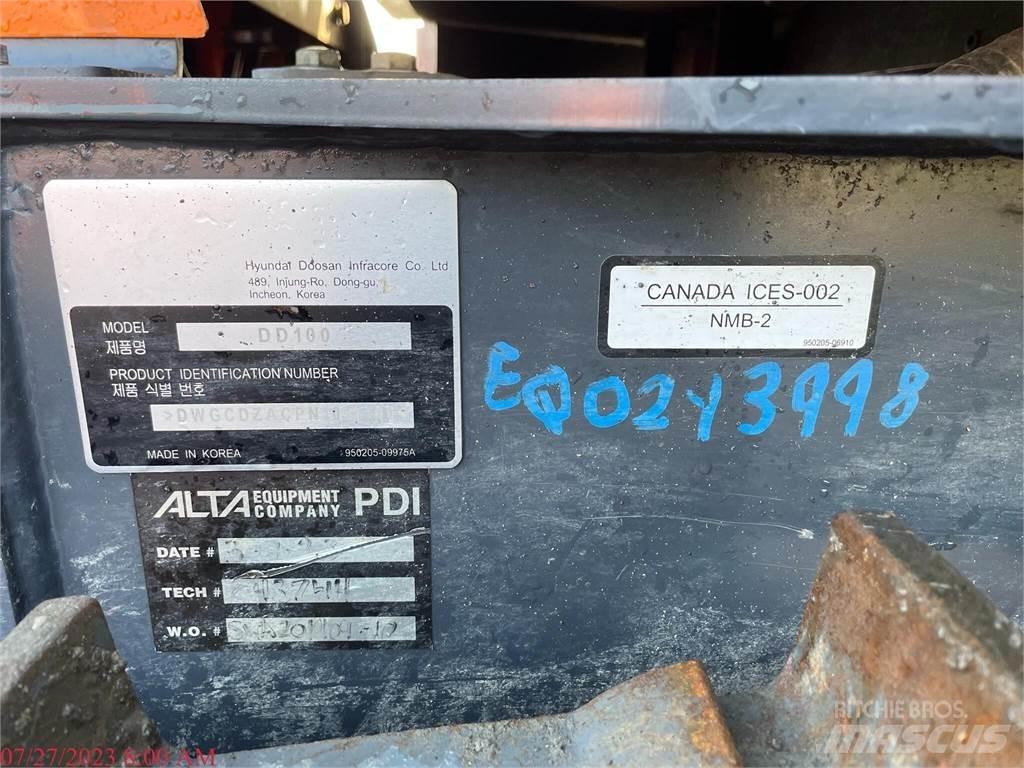Develon DD100 Pásové dozery