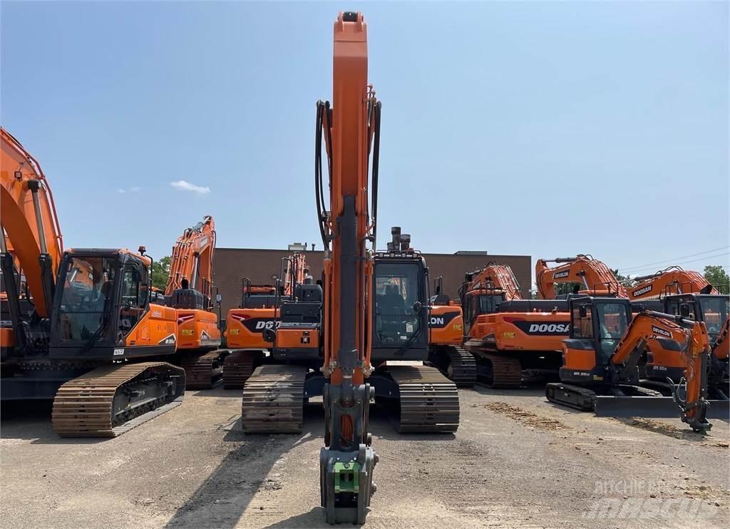 Develon DX225 LC-7 Pásová rýpadla