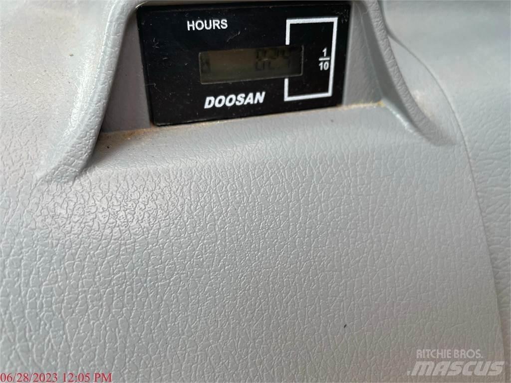 Doosan DX140 LC-5 Pásová rýpadla