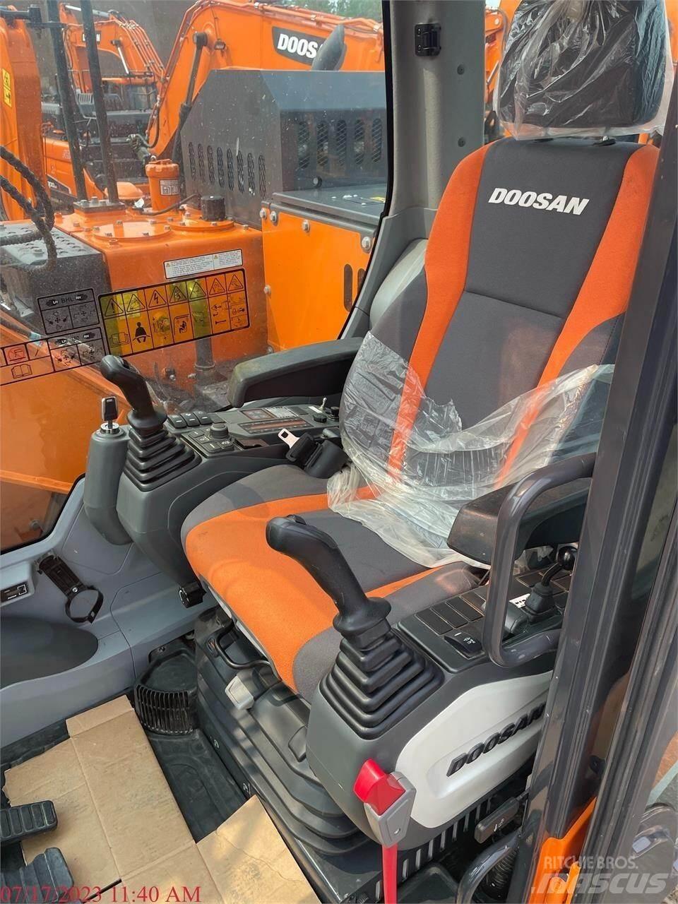 Doosan DX140 LC-5 Pásová rýpadla