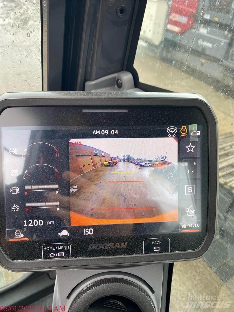Doosan DX300 LC Pásová rýpadla
