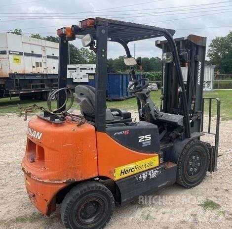 Doosan G25P-5 Další