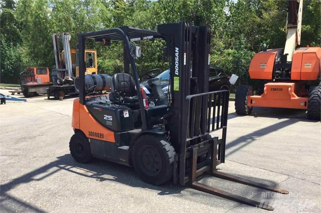 Doosan G25P-5 Další