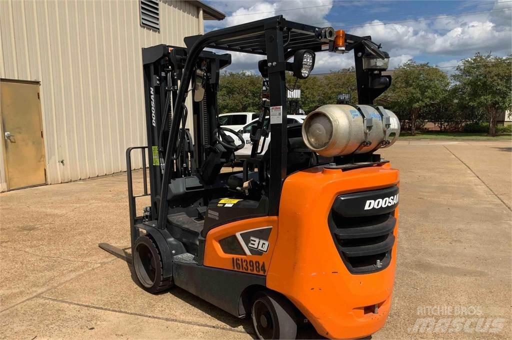 Doosan GC30S-9 Další