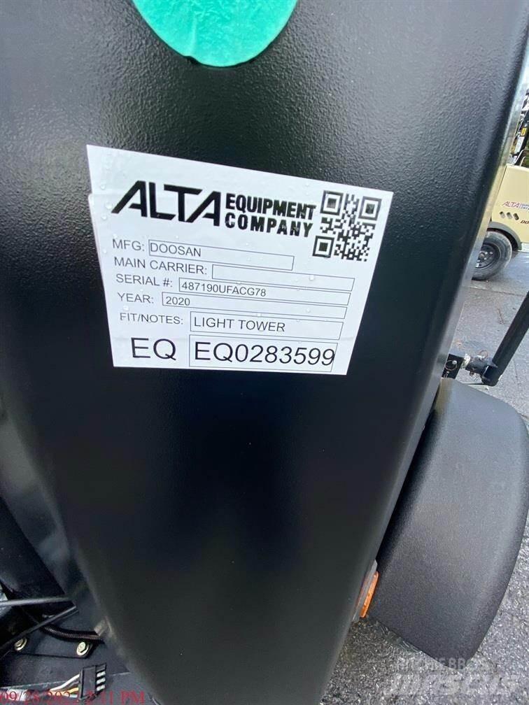 Doosan LCV6 Osvětlovací stožáry