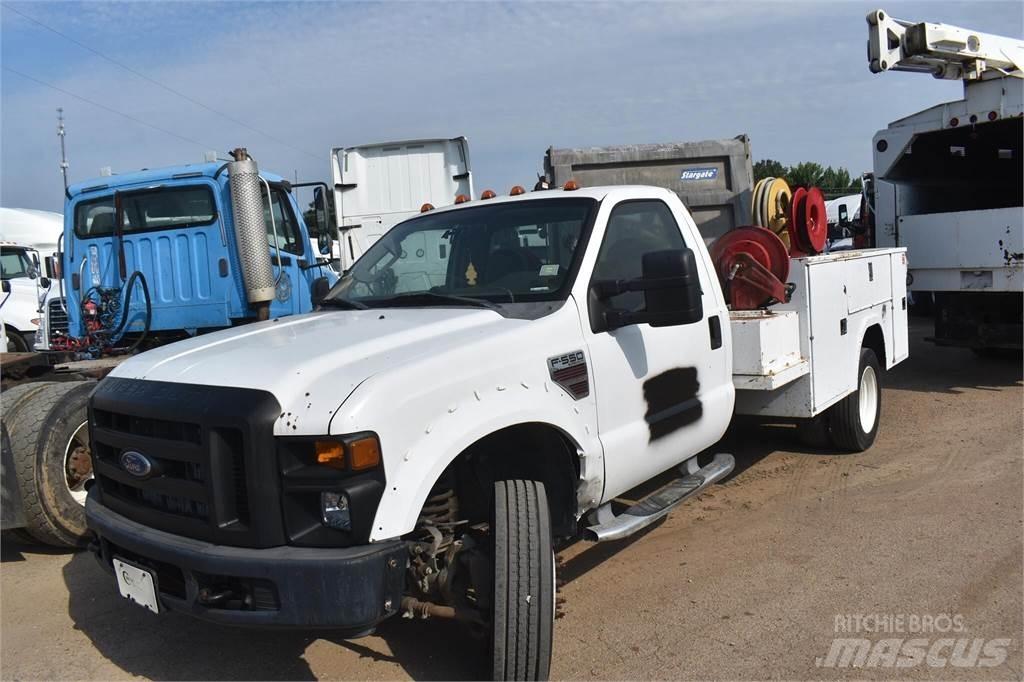 Ford F550 Komunální / Multi-užitková vozidla