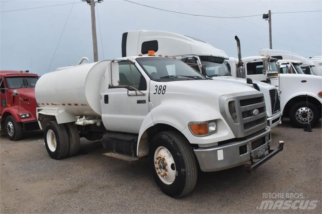 Ford F750 Cisternové vozy