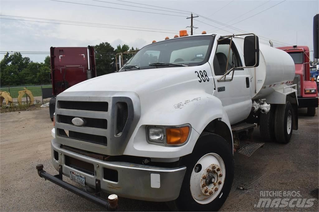 Ford F750 Cisternové vozy