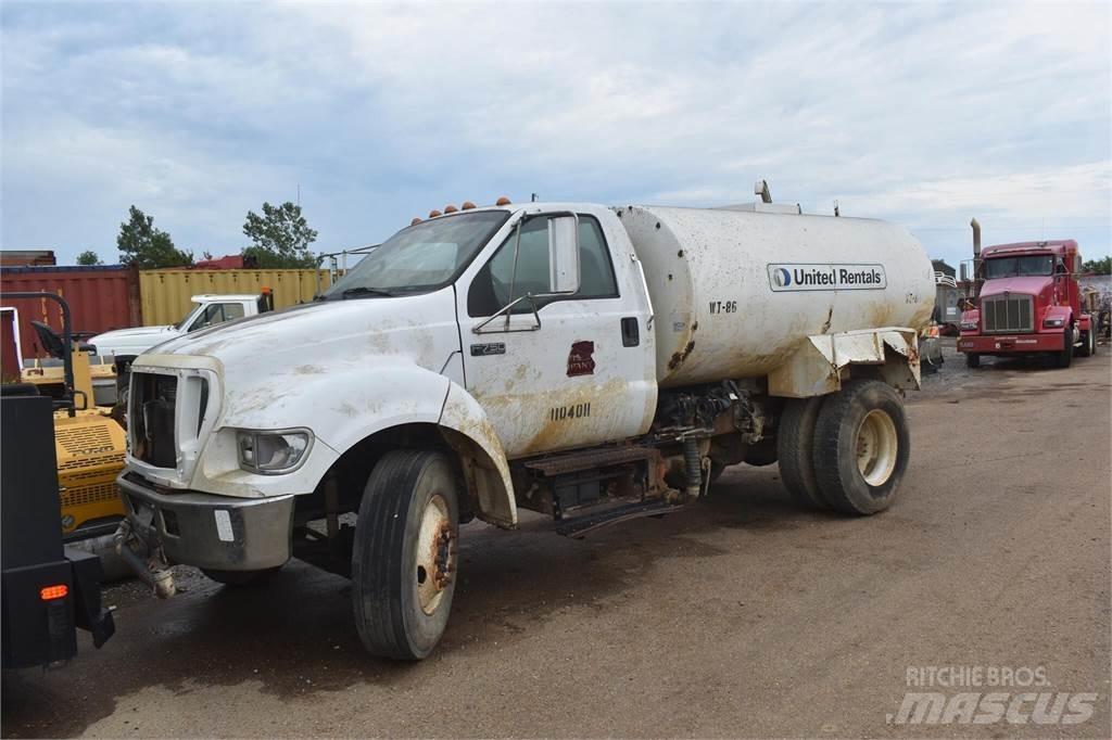 Ford F750 Cisternové vozy