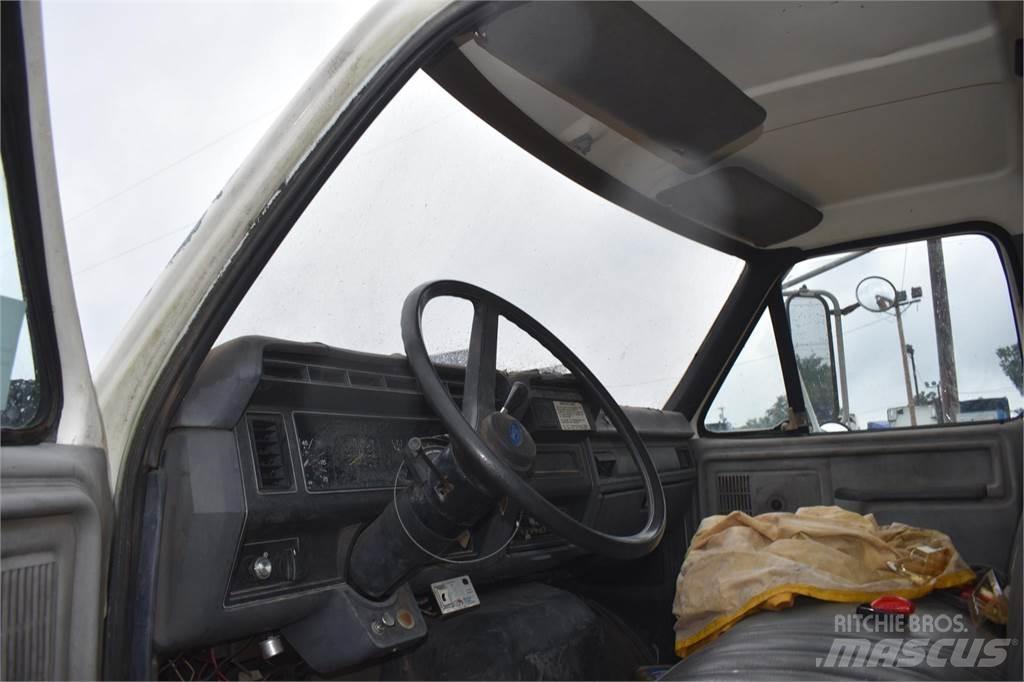 Ford F800 Autojeřáby, hydraulické ruky
