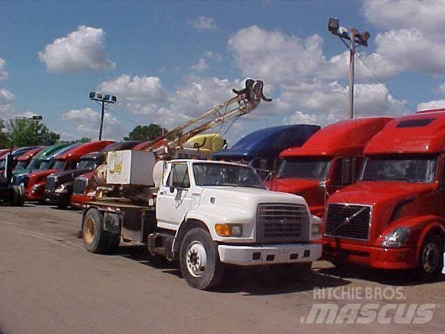 Ford F800 Komunální / Multi-užitková vozidla