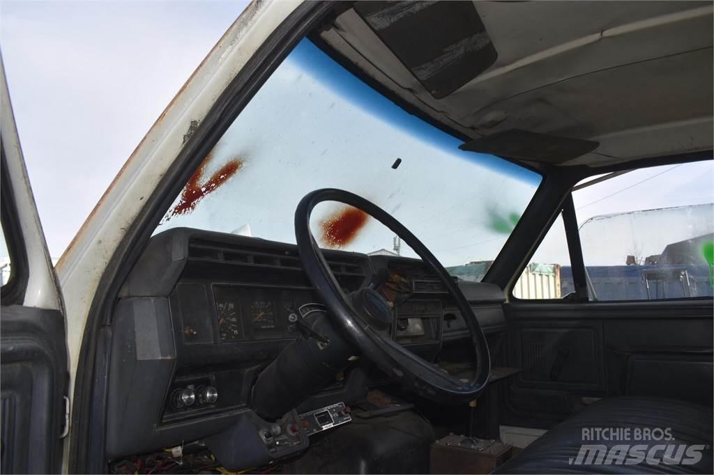 Ford F900 Sklápěče