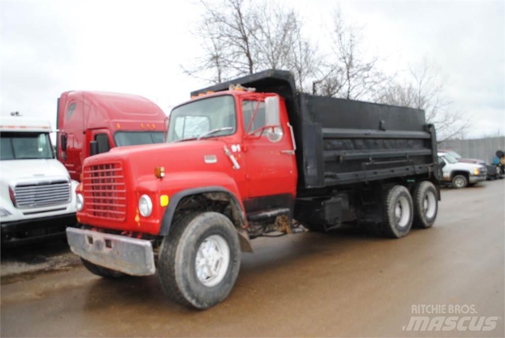 Ford L8000 Sklápěče