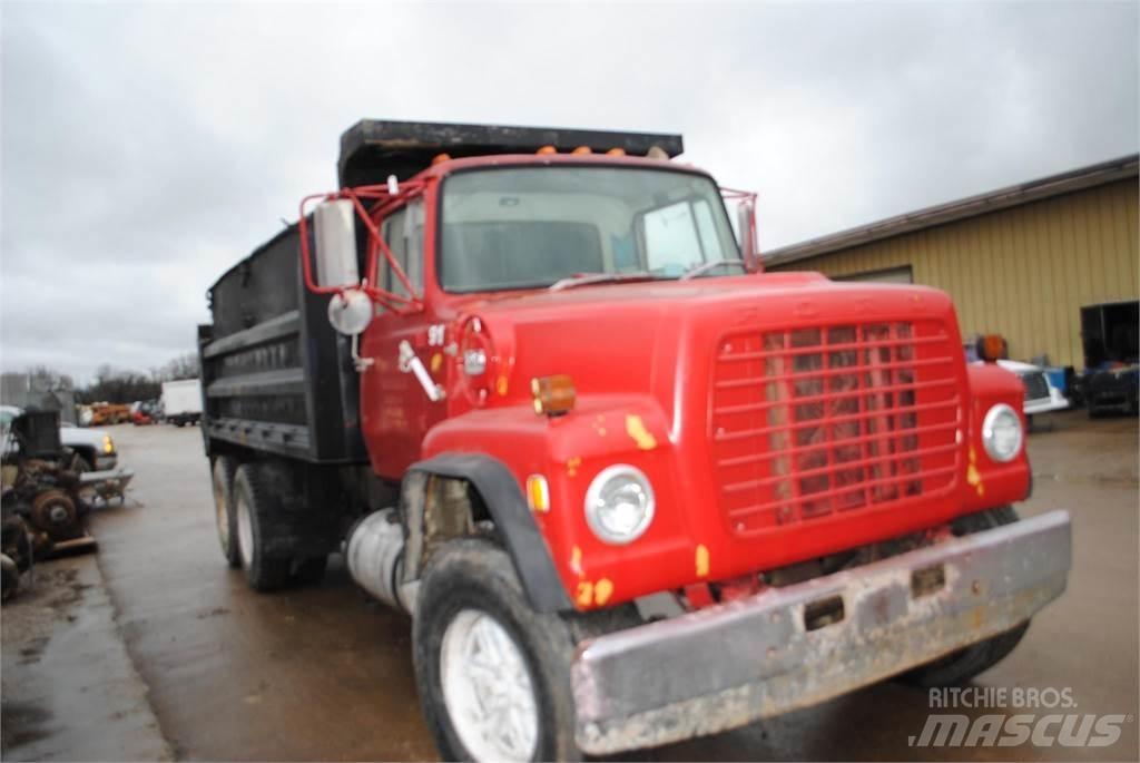 Ford L8000 Sklápěče